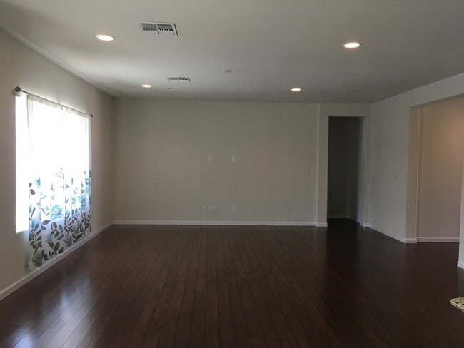 Building Photo - This immaculate single story 4Bedrooms, 2....