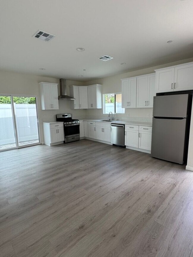 Building Photo - 7317-7321 Garden Grove Avenue