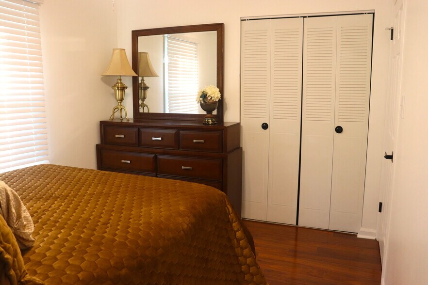 Building Photo - 390 Dr Martin Luther King Pky