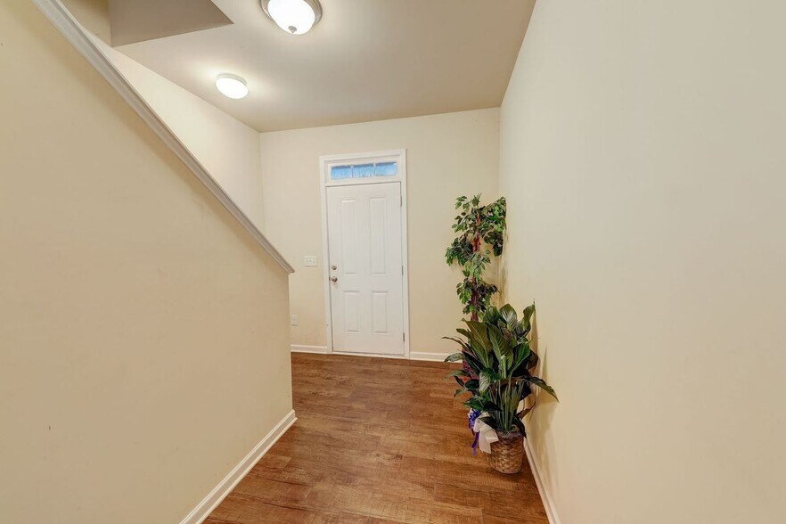 Building Photo - 602 Dodson Lake Ct