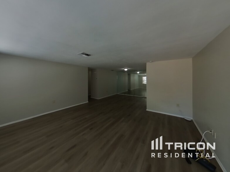 Building Photo - 6214 Hopewell Dr