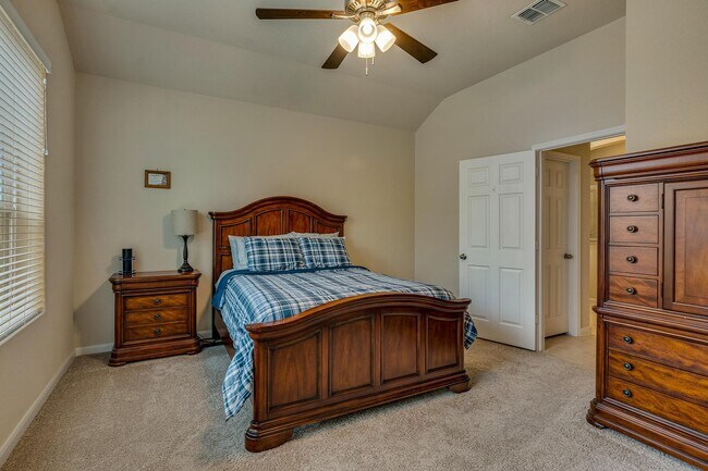 Building Photo - 12515 Ponder Ranch