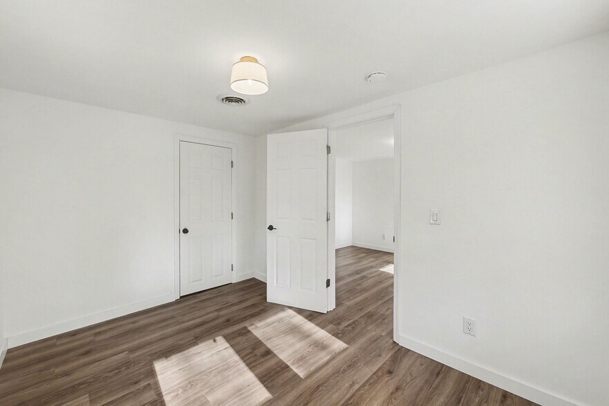 Building Photo - 510 Parsons Rd