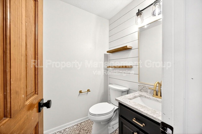 Building Photo - 994 Frieda Ct