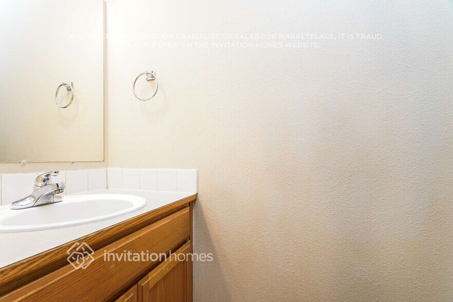 Building Photo - 306 Deeded St