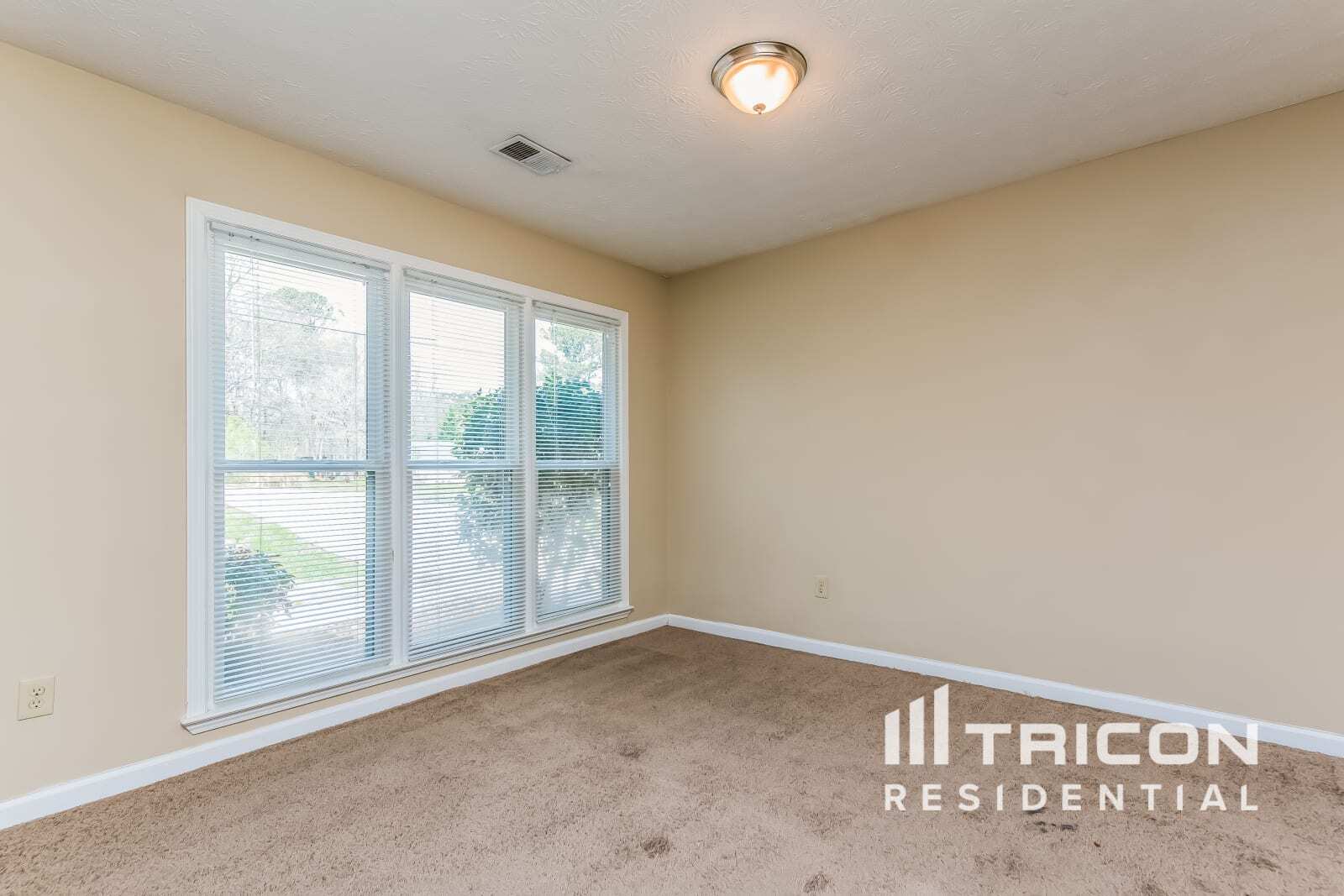 Building Photo - 1511 Country Ct