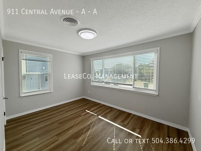 Building Photo - 911 Central Ave