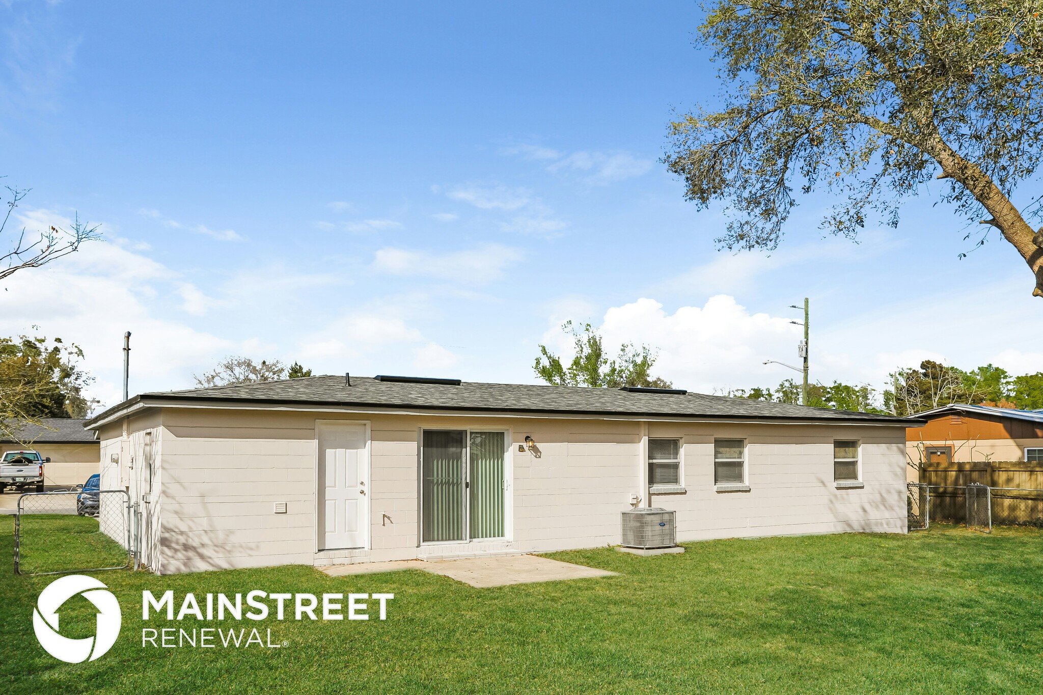 Building Photo - 8360 Red Holly Ln