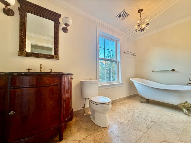 Building Photo - 27 Nautilus Pl