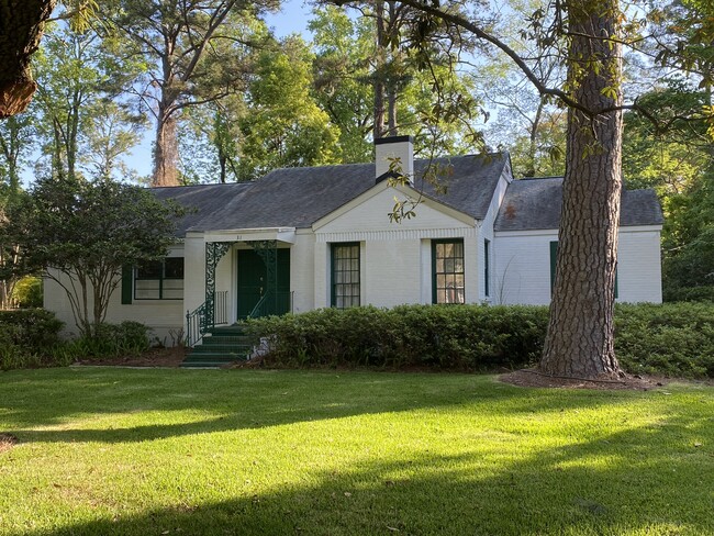 Building Photo - 31 Richmond Dr