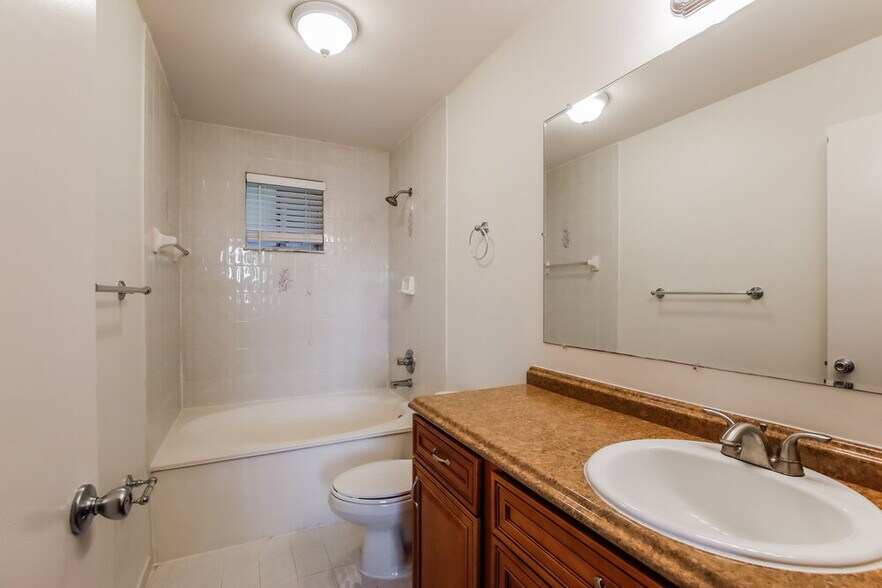 Building Photo - 18217 SW 154 Ct