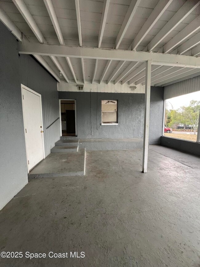 Building Photo - 919 Kensington Dr