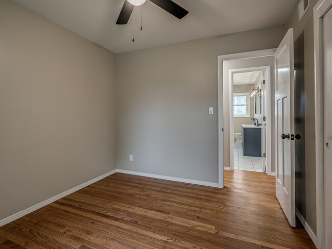 Building Photo - 4729 Baylor Dr