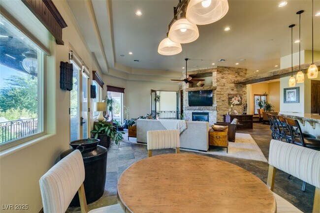 Building Photo - 549 Regents Gate Dr