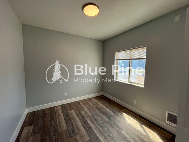 Building Photo - 1448-1448 E 17th St