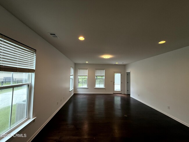 Building Photo - 17 Riversbridge Ct