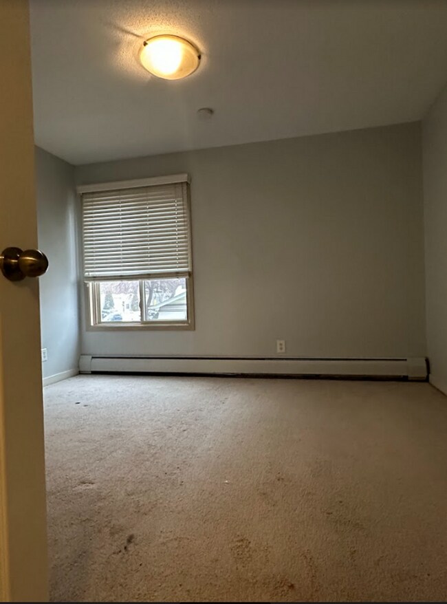 Building Photo - 3729 Snelling Ave