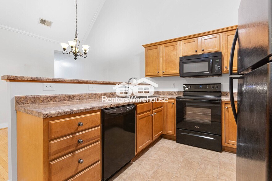 Building Photo - 2070 Rossburg Pl