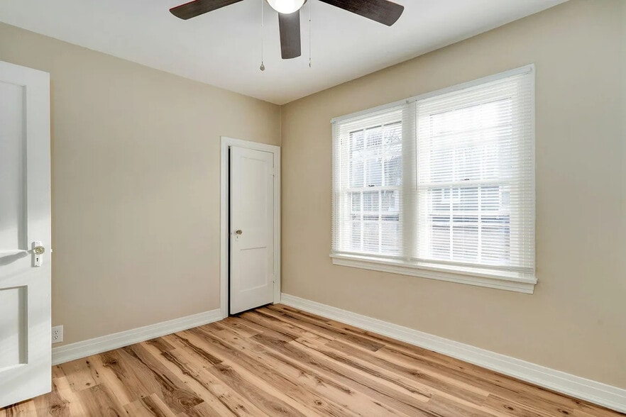 Building Photo - 103 E Meadow Ave