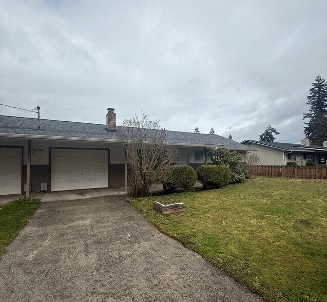 Building Photo - 7806 3rd Ave SE