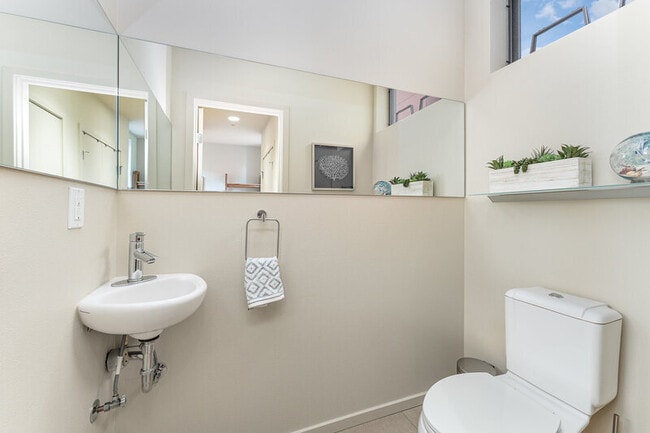 Building Photo - 1816 11th Ave