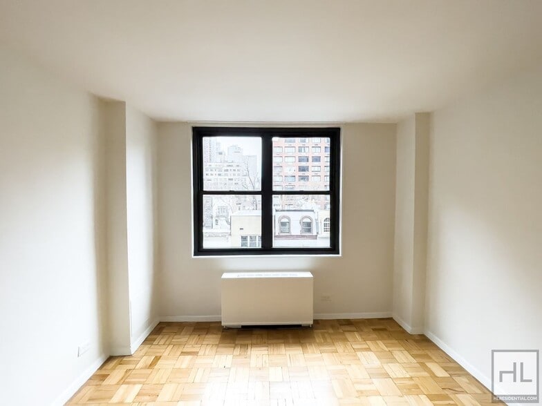 Building Photo - EAST 49 STREET