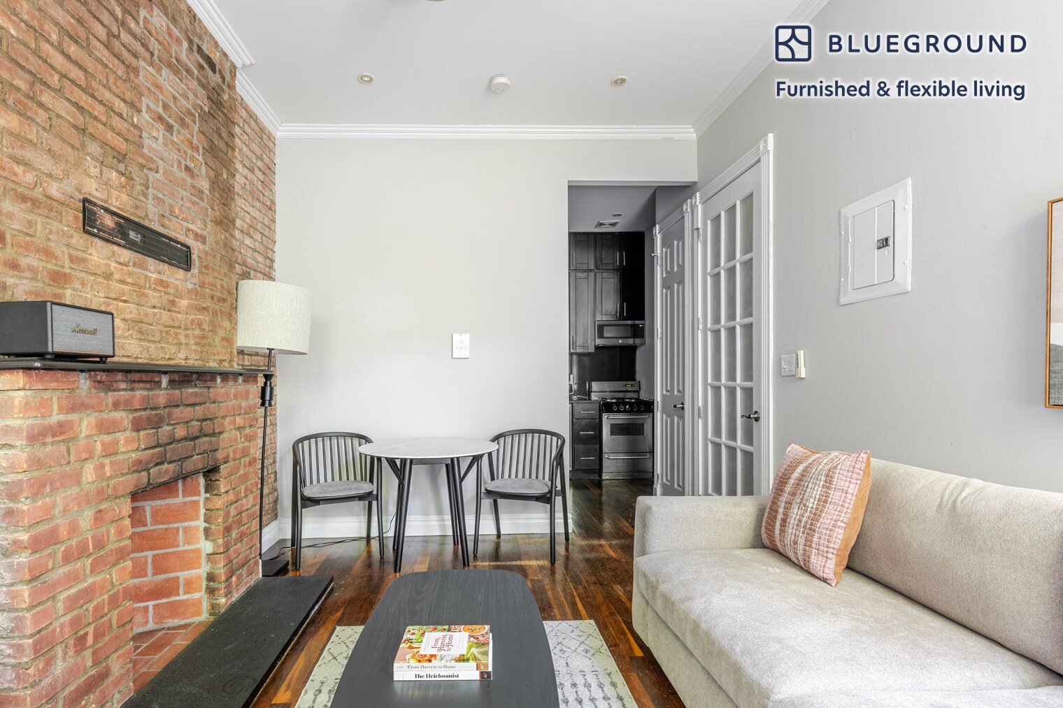 Building Photo - 562 Hudson St