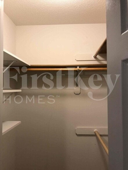 Building Photo - 5212 N Jefferson St