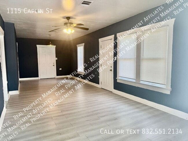 Building Photo - 1115 Caplin St