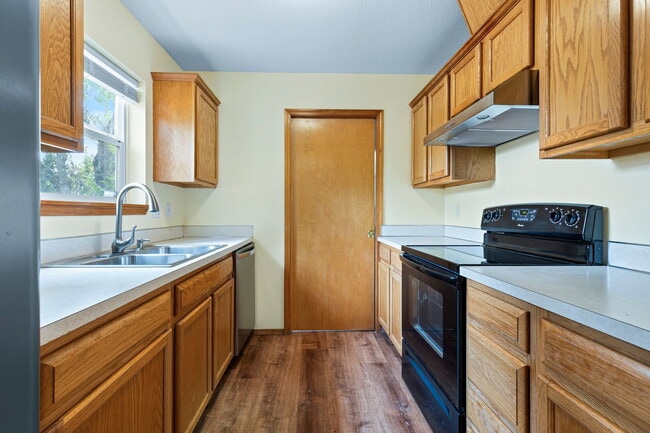 Building Photo - 4308 N Albina Ave
