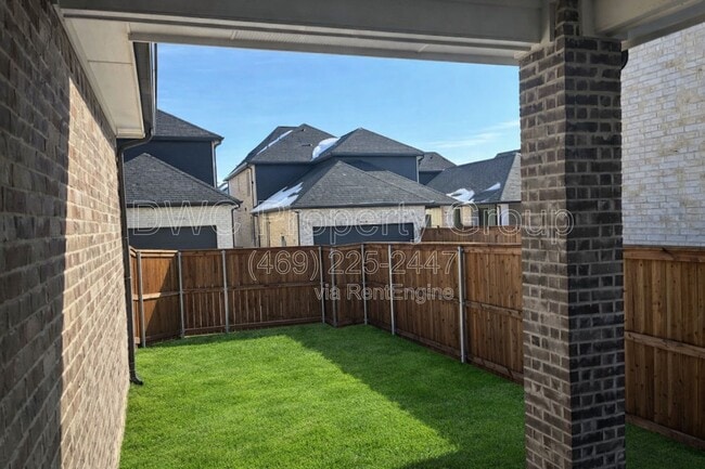 Building Photo - 1517 Kinglet Pl