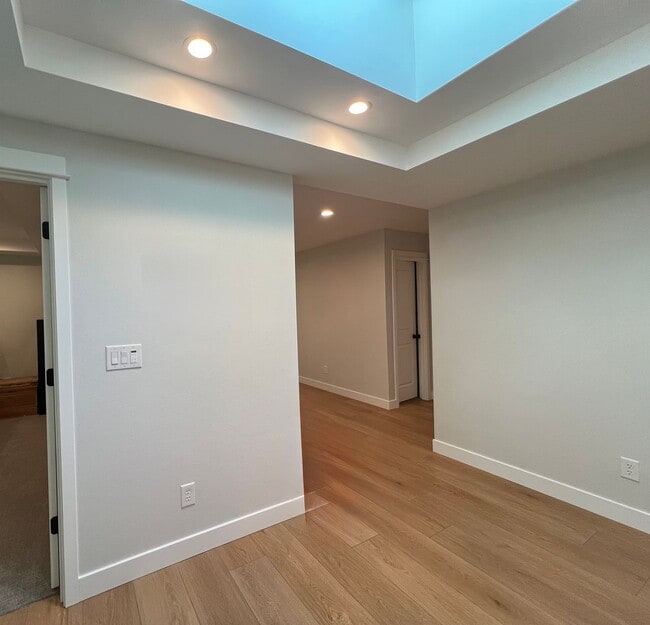 Building Photo - 4 Bedroom Home in Awbrey Butte Neighborhood – Unfurnished, Short Lease