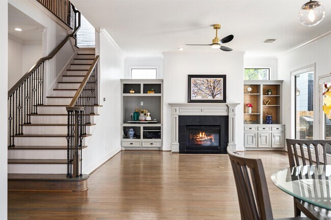 Building Photo - 4523 Maple St