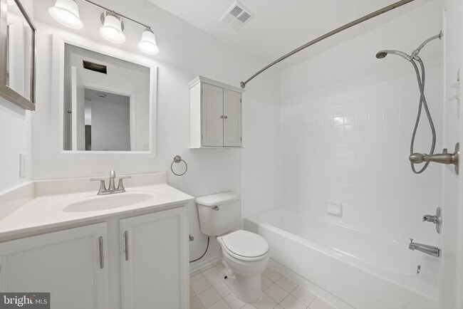 Building Photo - 1703 Ascot Way