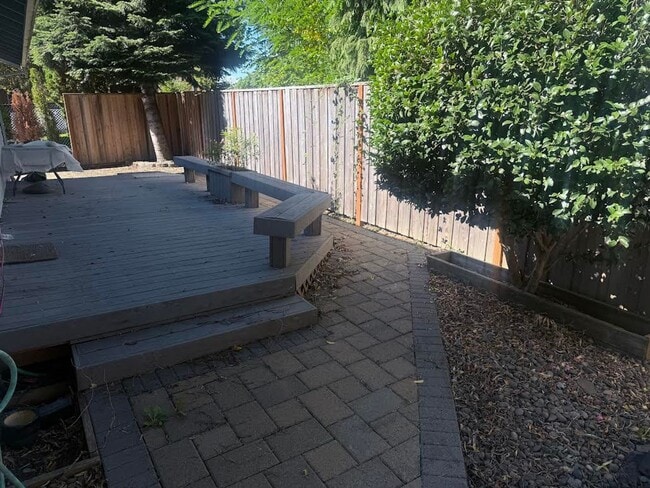 Building Photo - Updated Single Level Home in Highly Sought Sexton Mountain Neighborhood