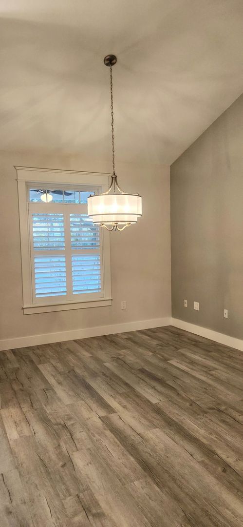 Building Photo - Beautifully updated 3-bedroom, 2.5-bath home in a picturesque country setting