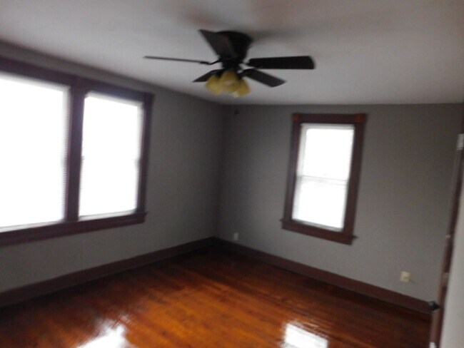 Building Photo - 3100-3102 Linden Avenue