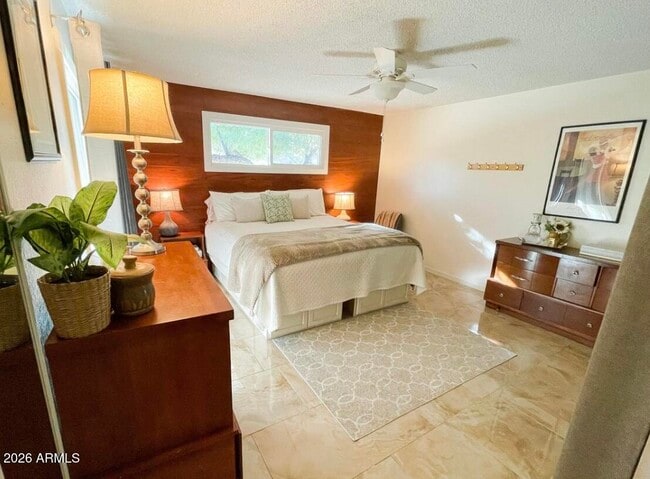 Building Photo - 1255 E Riviera Dr