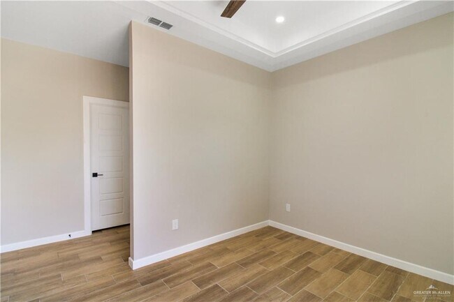Building Photo - 810 Athol St