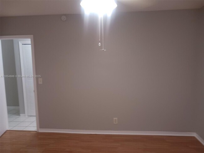 Building Photo - 2127 Van Buren St