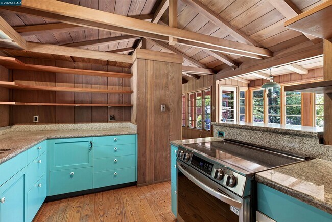 Building Photo - 755 Glenside Dr