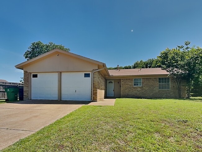 Building Photo - 316 Quail Creek Dr