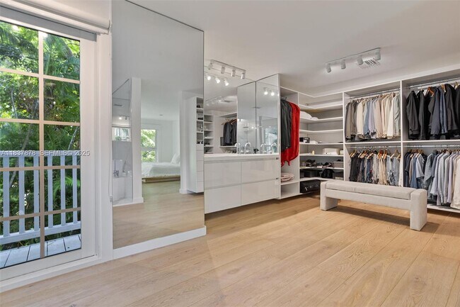 Building Photo - 4286 Douglas Rd