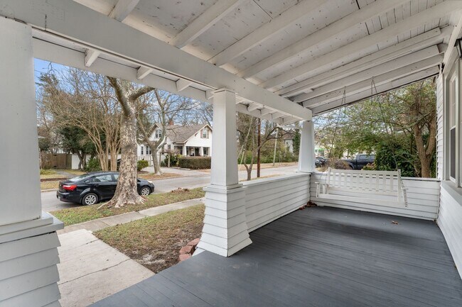 Building Photo - Your Dream Home Awaits in Norfolk!