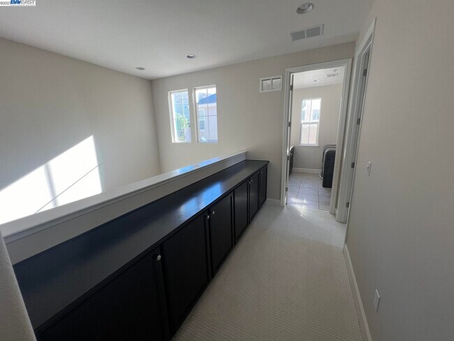 Building Photo - 1695 N Terracina Dr