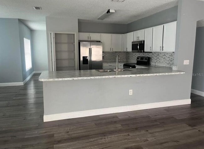 Building Photo - 2500 Jasmine Trace Dr