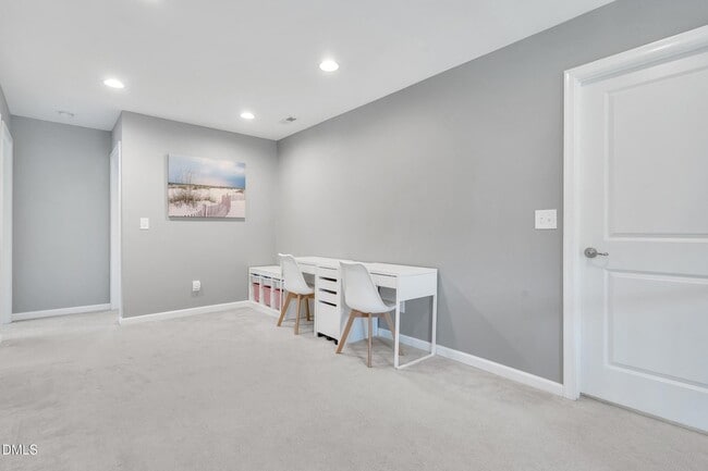 Building Photo - 899 Legacy Falls Dr S