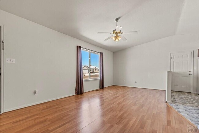 Building Photo - 3 Bed Home in Pueblo West with huge yard!