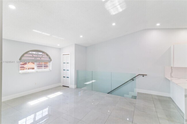 Building Photo - 3375 W 76th St