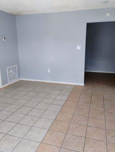 Primary Photo - 5275 Kimberlin Ave